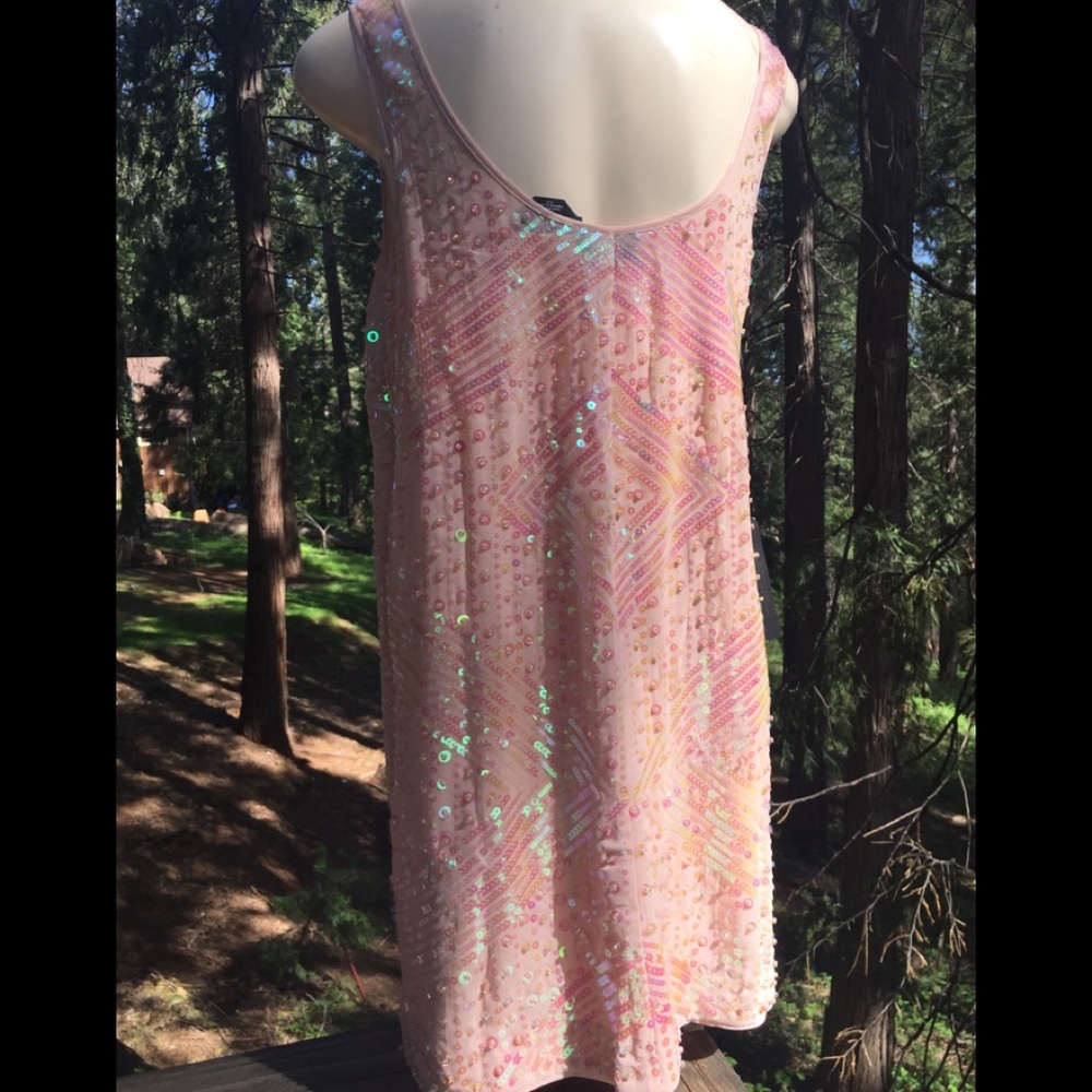 Bebe peach retro sequins min dress in pales pastel peach - Picture 7 of 7